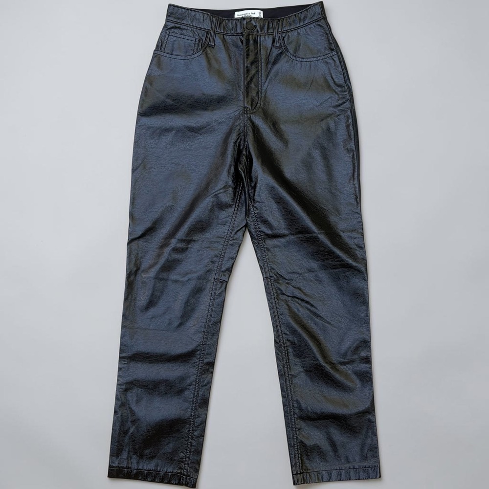 Abercrombie & Fitch 90s Straight Ultra High Rise Pants 28/6s Black Vegan Leather